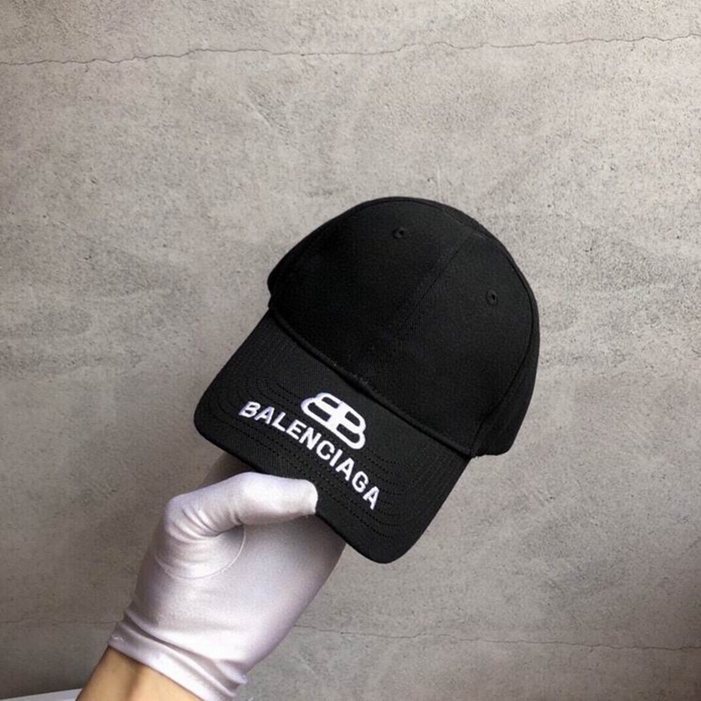 Ba*len*cia*ga hat